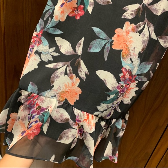 Scripted Floral Cold Shoulder Dress - Picture 9 of 10